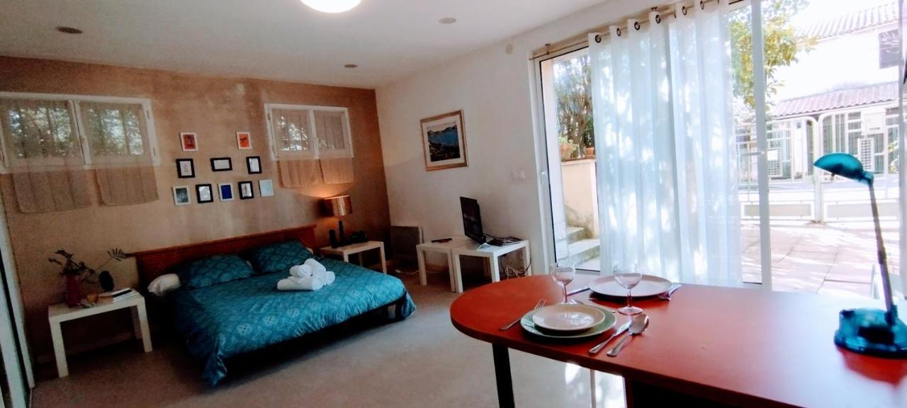 Appartement D'hotes Dans Maison Jardin Netflix Prime Video Avignon